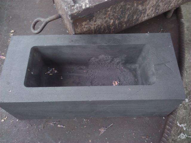 Graphite molds for silver